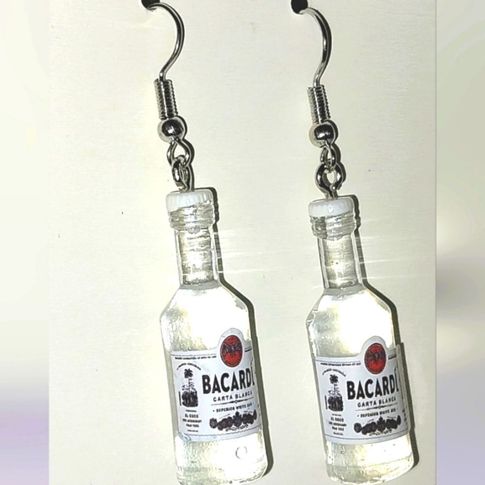 Super cute retro boozy resin earring